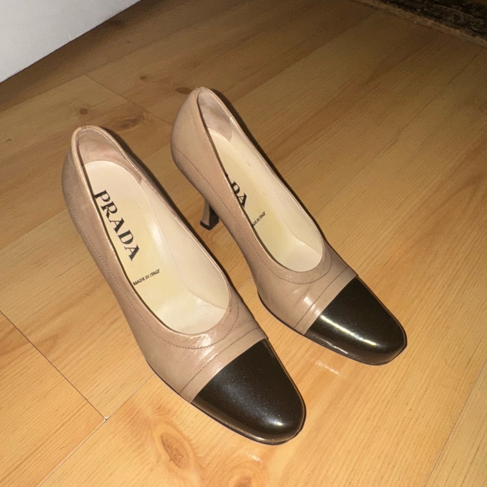 Prada nude and black heels 37.5